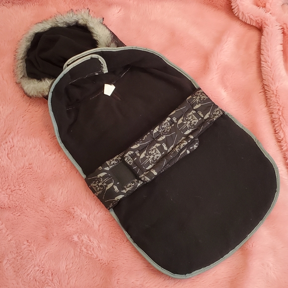 Star Wars Darth Vader dog parka - Picture 4 of 10